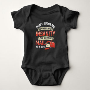 Irane Mailman Zitat von Crazy Mail Carrier Baby Strampler