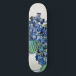 Ire (1890) von Vincent Van Gogh Skateboard<br><div class="desc">Hübsch , Vintag , Schönes Gemälde Vincent Van Gogh Irises (1890) . Das ist ein altes Meisterwerk des niederländischen Meisters Vincent Van Gogh. Dieses schöne alte Ölgemälde hat eine schöne, lebendige, gesättigte Farbe. Dieses alte Bild zeigt einen Haufen violett blauer Irisen. Vincent Van Gogh war ein niederländischer Postimpressionist. Dieses Bild...</div>