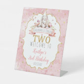 Irgendein Bunny macht zwei 2. Geburtstag Willkomme Sockelschild (Vorderseite)