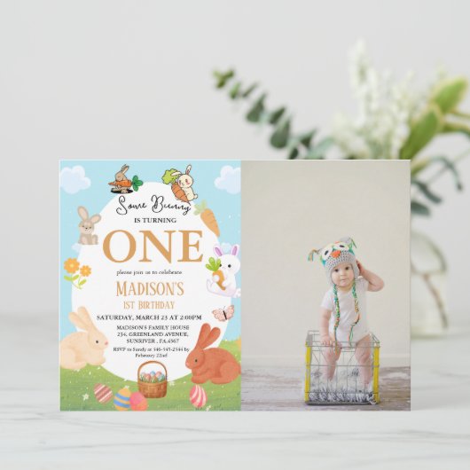 Irgendein Bunny verwandelt ein sonniges 1. Geburts Einladung (Stehend Vorderseite)