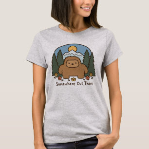 Irgendwo da draußen Kawaii Bigfoot Berg T-Shirt