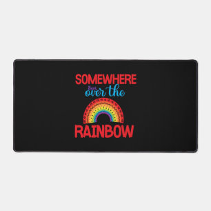 Irgendwo gebeugt über den Regenbogen Aufkleber Schreibtischunterlage