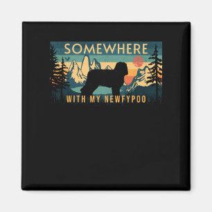 Irgendwo mit meinem Vintagen Newfypoo-Camping Magnet
