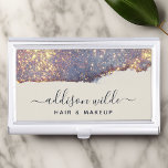 Iridescent Lila Gold Glam Glitzer Visitenkarten Dose<br><div class="desc">Iridescent Lila Gold Glam Glitzer Business Card Fall. Dieses Design besticht durch ein elegantes Schriftart-Set im Stile eines Signatur-Skripts vor einem schönen,  modernen,  strahlenden Hintergrund. Ideal für einen Schönheitssalon,  einen Friseur,  einen Schminkkünstler oder Kosmetologen.</div>