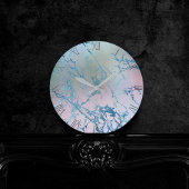 Iridescent Marble | Trendy Imitats Holo Blue Pink Runde Wanduhr