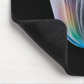 Iridescent Tulip auf schwarz Mousepad (Ecke)