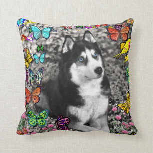 Irie der sibirische Husky in den Schmetterlingen Kissen