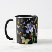 IRIS UNTER DEN FARBEN SCHÜTTERFLIESSEN Schwarze Bl Tasse (Links)