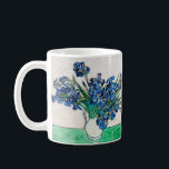 Irisch (1890) von Vincent Van Gogh Kaffeetasse<br><div class="desc">Hübsche , Vintage , Schöne Malerei Vincent Van Gogh Irises (1890) Aufkleber. Das ist ein altes Meisterwerk des niederländischen Meistermalers Vincent Van Gogh. Dieses schöne alte Ölgemälde hat eine schöne, lebendige, gesättigte Farbe. Dieses alte Gemälde zeigt einen Haufen violetter blauer Irisse. Vincent Van Gogh war ein niederträchtiger Maler. Dieses Bild...</div>