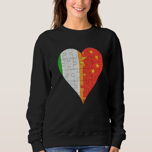 Irisch-chinesisches Flaggenherz Sweatshirt (Vorderseite)