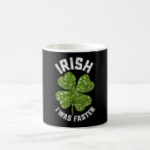 Irisch ich lief am St. Patrick's Day schneller Kaffeetasse (Mittel)
