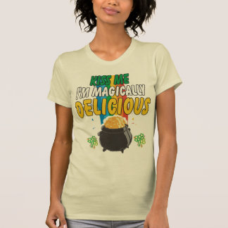 Irisch - küssen Sie mich, den ich magisch T-Shirt