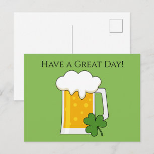 Irische Bier-Mug mit Kleeblatt Personalisieren Feiertagspostkarte