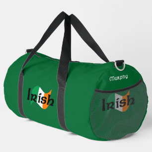 Irische Flagge mit keltischer Schrift personalisie Duffle Bag