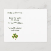 Irische Klee und Schleier grüne Hochzeit Save the  Ankündigungspostkarte (Rückseite)