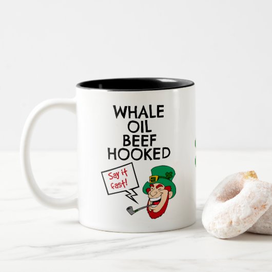 Irische Lektion: Whale Oil Beef Hooked Leprechaun Zweifarbige Tasse (Mit Donut)