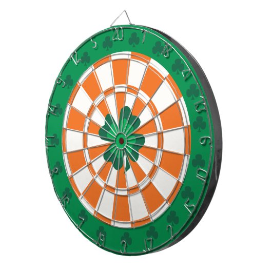 Irischer Dartboard: Kleeblatt-Grün, Orange und Dartscheibe (Vorderseite rechts)