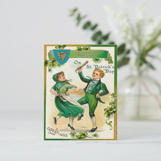 Irischer Junge und Mädchen tanzen am St. Patrick's Postkarte (Stehend Vorderseite)