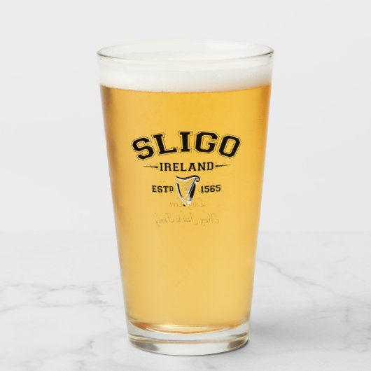 Irischer Landkreis Sligo Irland Personalisierter T Glas (Vorne (Gefüllt))