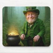 Irischer Leprechaun mit einem Goldtopf Mousepad (Vorne)