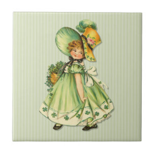 Irischer Shamrock-Spaziergang Mädchen Fliese