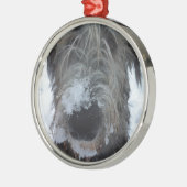 irischer Wolfhound, der im Schnee spielt Ornament Aus Metall (Links)