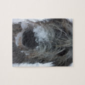 irischer Wolfhound, der im Schnee spielt Puzzle (Horizontal)