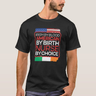 Irisches Blut Amerikanisch von Geburt aus Krankens T-Shirt