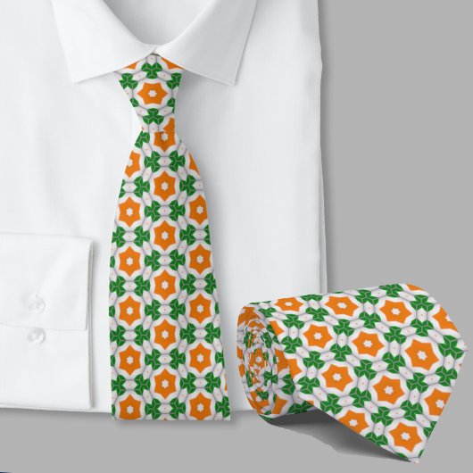 Irisches geometrisches Green und Orange Muster Krawatte