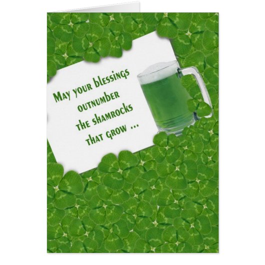 Irisches grünes Bier in Kleeblättern (Vorne)