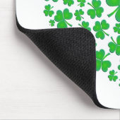 Irisches grünes Kleeblatt-Herz Mousepad (Ecke)