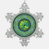 irisches Kleeblatt Schneeflocken Zinn-Ornament (Vorderseite)
