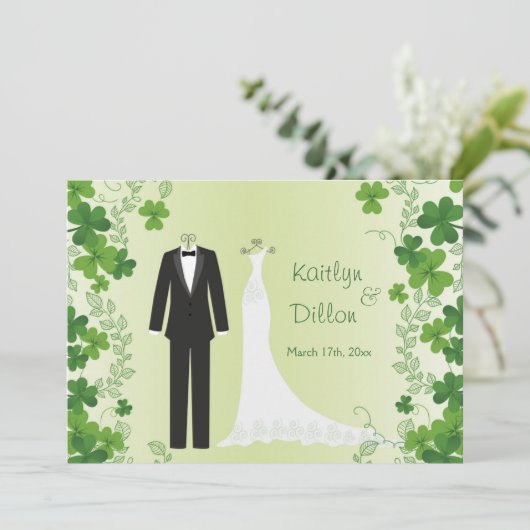 Irisches Kleeblatt, Smoking & Gown Polterabend Einladung (Stehend Vorderseite)