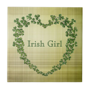 Irisches Mädchen Shamrock-Herz Fliese