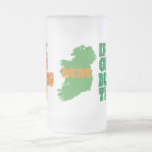 Irisches Mädchen-Trinkteam Mattglas Bierglas (Mittel)