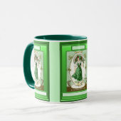 Irisches Mädchen, welches das Grün trägt Tasse (Vorderseite Links)