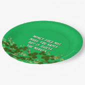 Irisches Zitat mit Kleeblättern Pappteller (Schrägansicht)