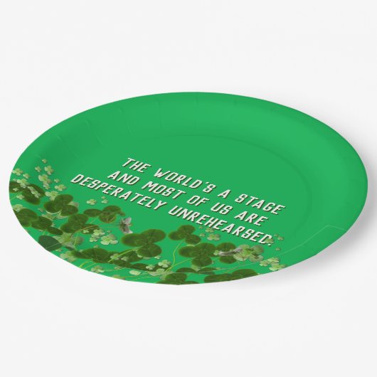 Irisches Zitat mit Kleeblättern Pappteller (Schrägansicht)