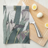 Irises & Grasshopper, Katsushika Hokusai Geschirrtuch (Viertel Falte)