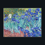 Irises Vincent van Gogh Postkarte<br><div class="desc">Ire (1889) Vincent van Gogh. Niedliche Sommerlandschaft. Blaue Irisen blühen in einem Blumenbeet in einem grünen Garten. Reproduktion berühmter Kunstbilder im öffentlichen Bereich.</div>