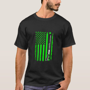 Irish American Flag St Patrick s Day Hunter Bee T-Shirt