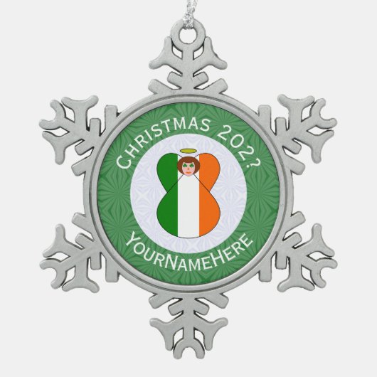 Irish Angel Christmas Flag Personalisiert Schneeflocken Zinn-Ornament (Vorderseite)