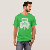 Irish As Feck Kleeblatt St. Patricks Day Funny Gi T-Shirt (Vorne ganz)