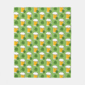 Irish Beer Tasse mit Kleeblatt Clover Pattern Fleecedecke (Vorderseite)