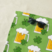 Irish Beer Tasse mit Kleeblatt Clover Pattern Strandtuch (Beispiel)
