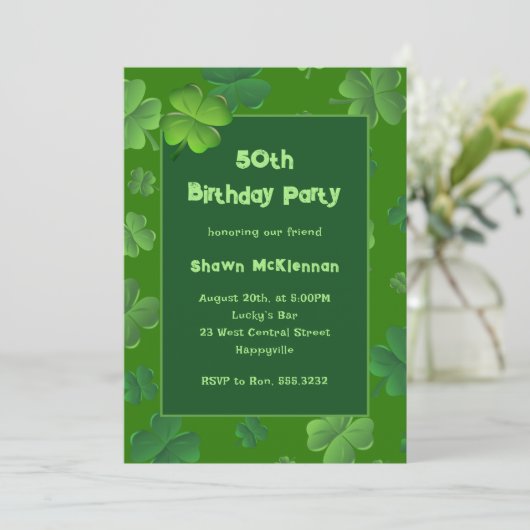 Irish Birthday Lucky Clovers Adult Party Einladung (Stehend Vorderseite)