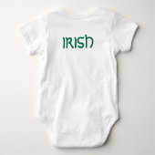 💚 Irish Blood, benutzerdefinierter Text auf der R Baby Strampler (Rückseite)