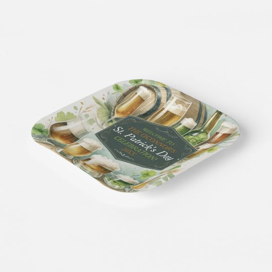 Irish Brews & Cheers St. Patrick's Day Party Pappteller (Gewinkelt)