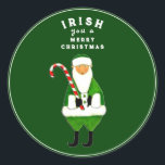 Irish Christmas Classic Round Sticker<br><div class="desc">Niedliche irische Weihnachtsgeschenke-Aufkleber,  Gastgeschenke-Etiketten und Umschlag Aufkleber mit Weihnachten und lustigen Weihnachtsleinen.</div>