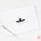 Irish Claddagh Ring Simple Black and White Wedding Quadratischer Aufkleber (Umschlag)